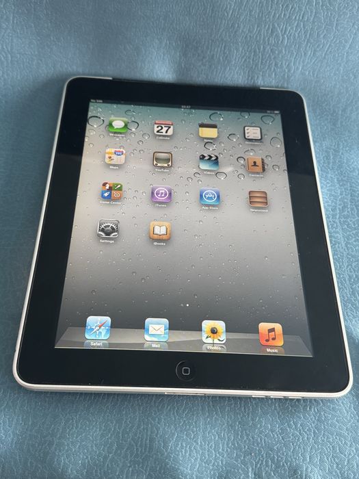 Таблет Apple iPad 1st Gen (A1337 EMC 2328) 64GB + 3G ОТКЛЮЧЕН!