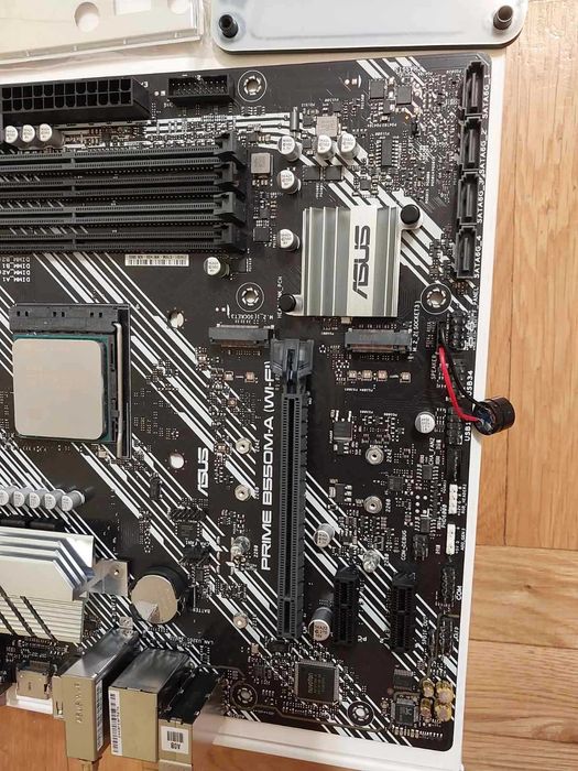 AMD Ryzen 9 3900X + Asus Prime B450M-A Wi-Fi