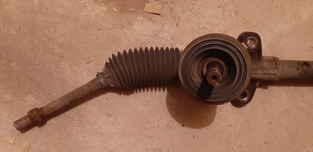 Продавам кормилна рейка за Hyundai i 20