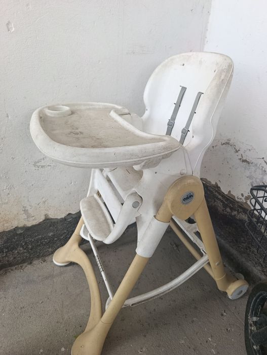 Отдам стул для кормления