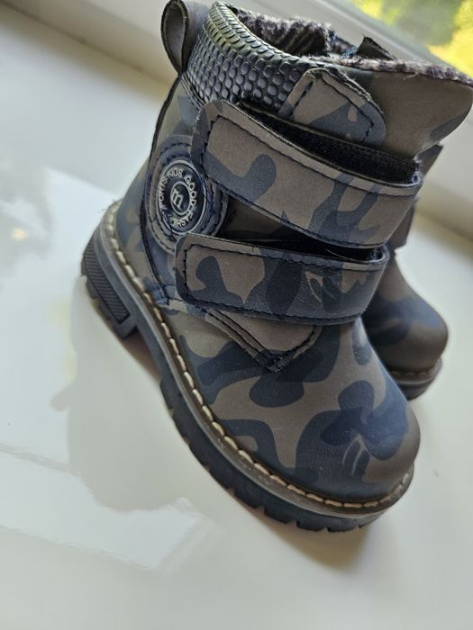 Продам детские ботиночки