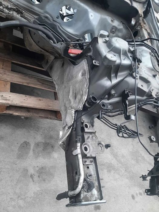 lonjeron cu semi aripa  audi a6 c7 4g 2013  4g0805677