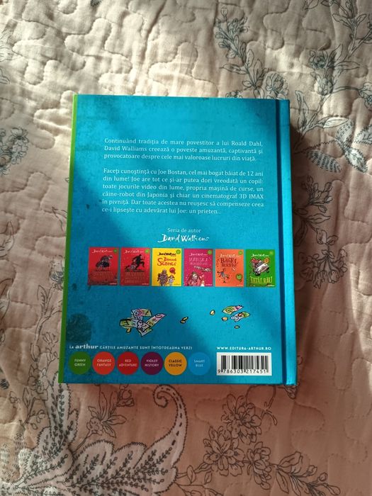 Carte Băiatul miliardar