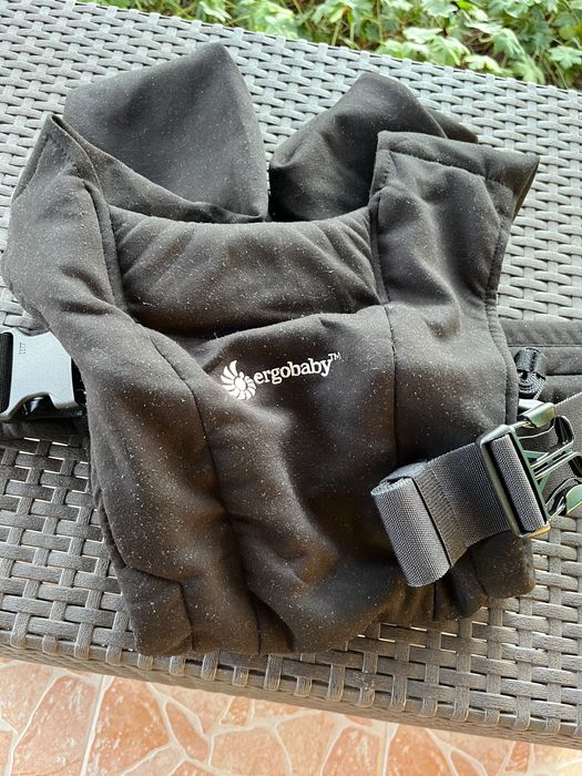 Кенгуро за бебе Ergobaby Embrace