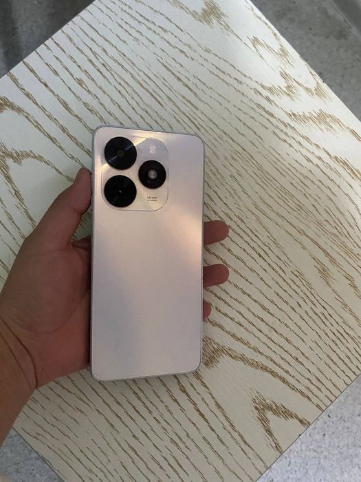 Tecno Spark go 2024 . Holati yaxshi . Yangi.