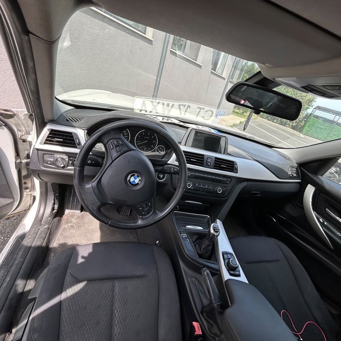 Vand f30 avariat