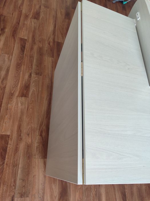 Продам стол складной 3 м.