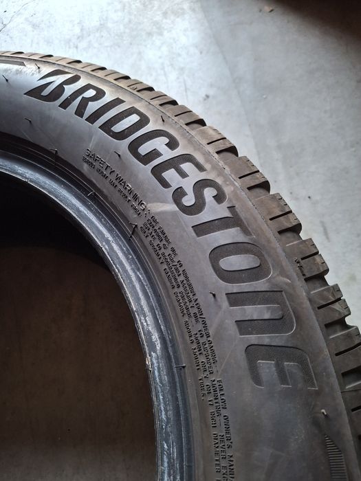 2 Anvelope de iarnă 235 55 r17 Bridgestone