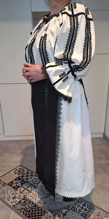 Confectionez costume populare la comanda ,IE, etc