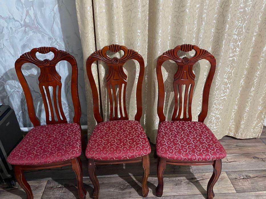 Продам стулья одно по 6000