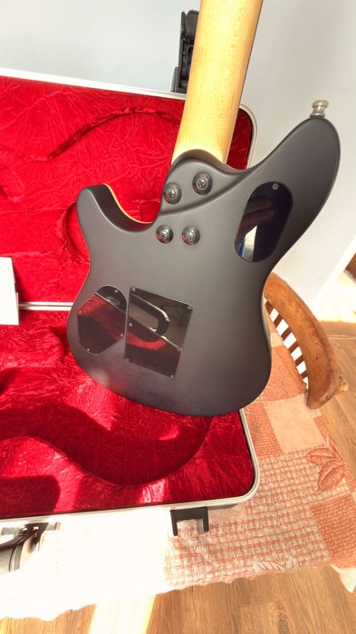 EVH Wolfgang Special Stealth + оригинален EVH твърд кейс