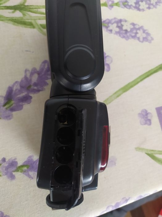 Фотовспышка новая в пленке