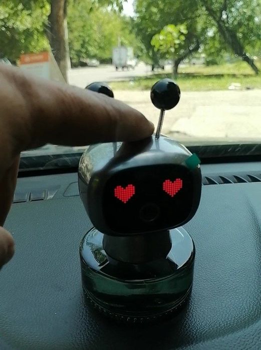 Робот освежитель для авто