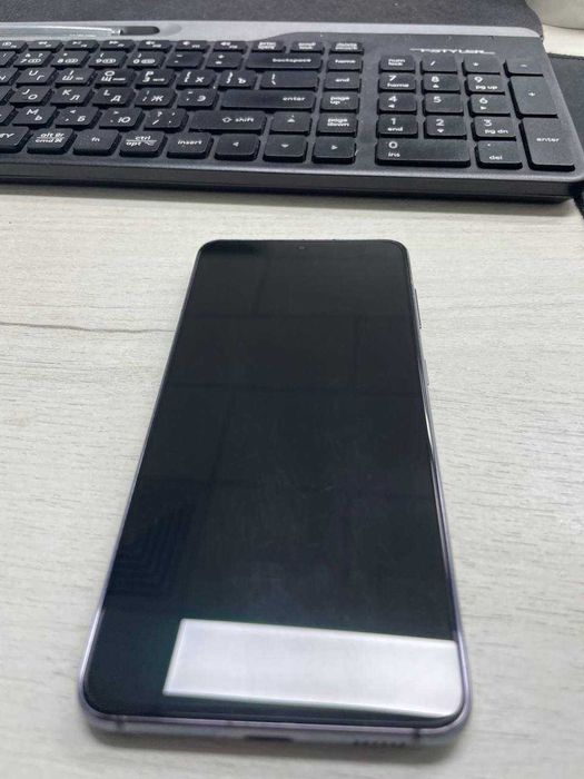 Samsung S21 корея сотилади.