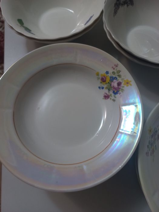 Новая  посуда от сервиза.