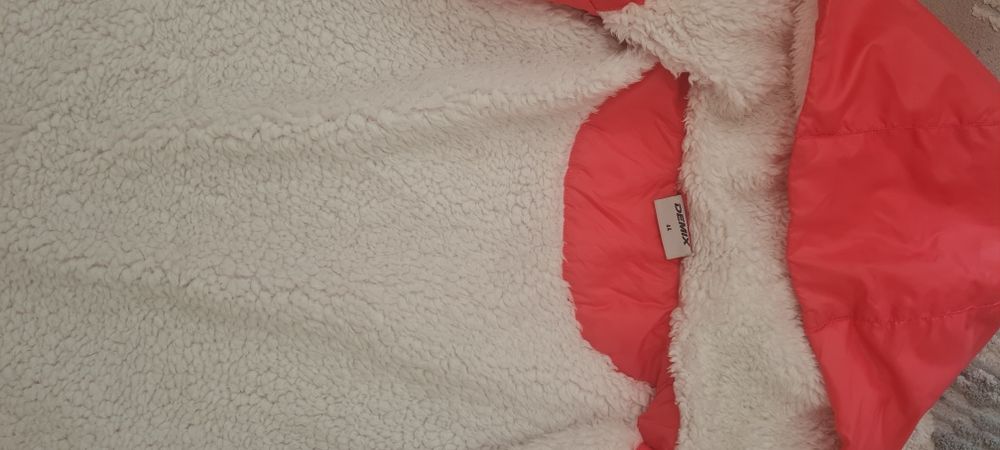 Продам все куртки женские