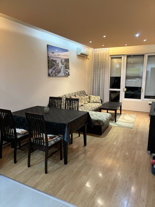 Наемане на тристаен апартамент с 2 отделни спални