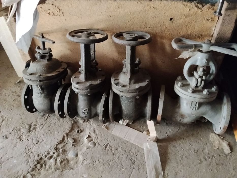 Задвижка новая стальна 100mm