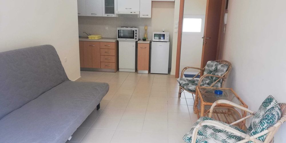 Дава се под наем Двустаен апартамент в Враца, Дъбника - 50 кв.м за 1500 € - Снимка #2