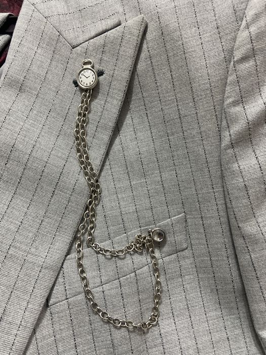 Кастюм новый серый