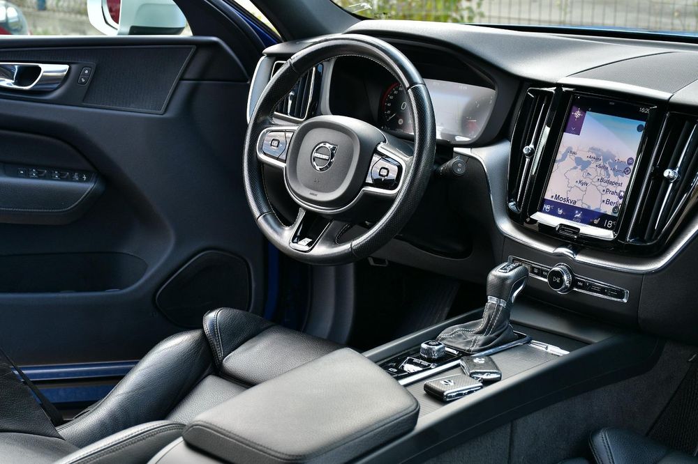 VOLVO XC60 2017 — imagine 5