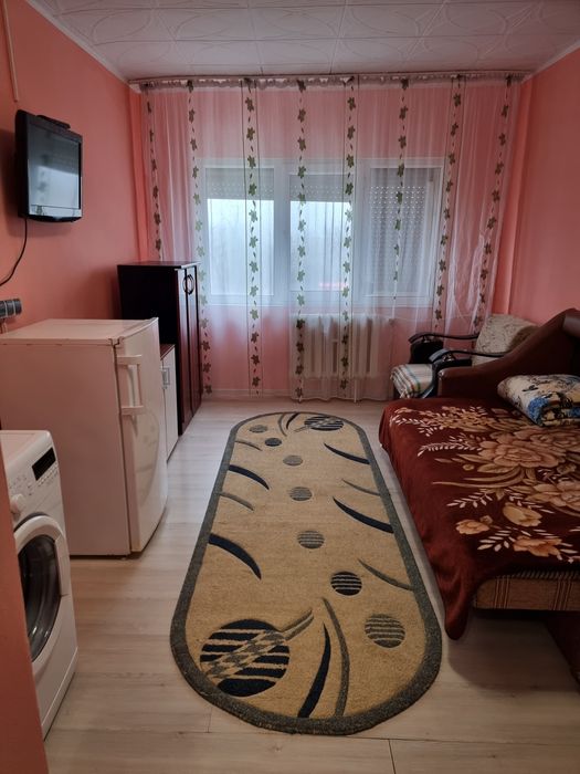 Închiriez garsoniera