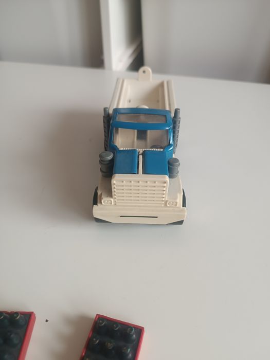 Старо ламаринено Соц камионче