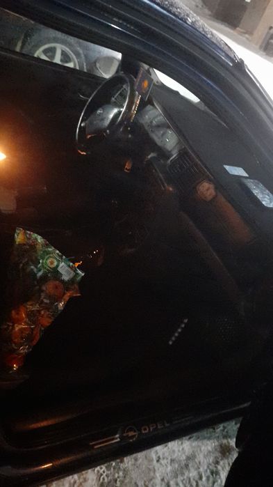 Продам опель вектора б