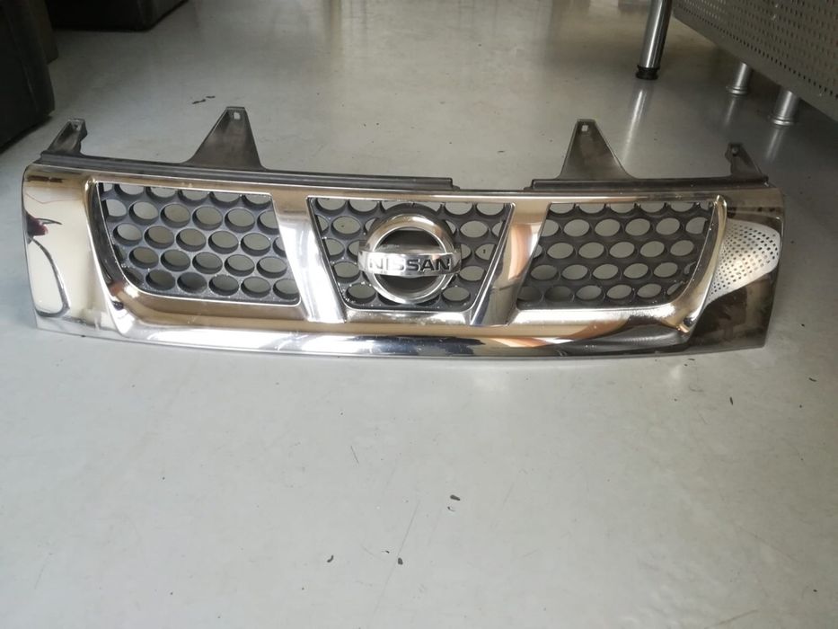 Grila Nissan Navara D22 an 2002-2005