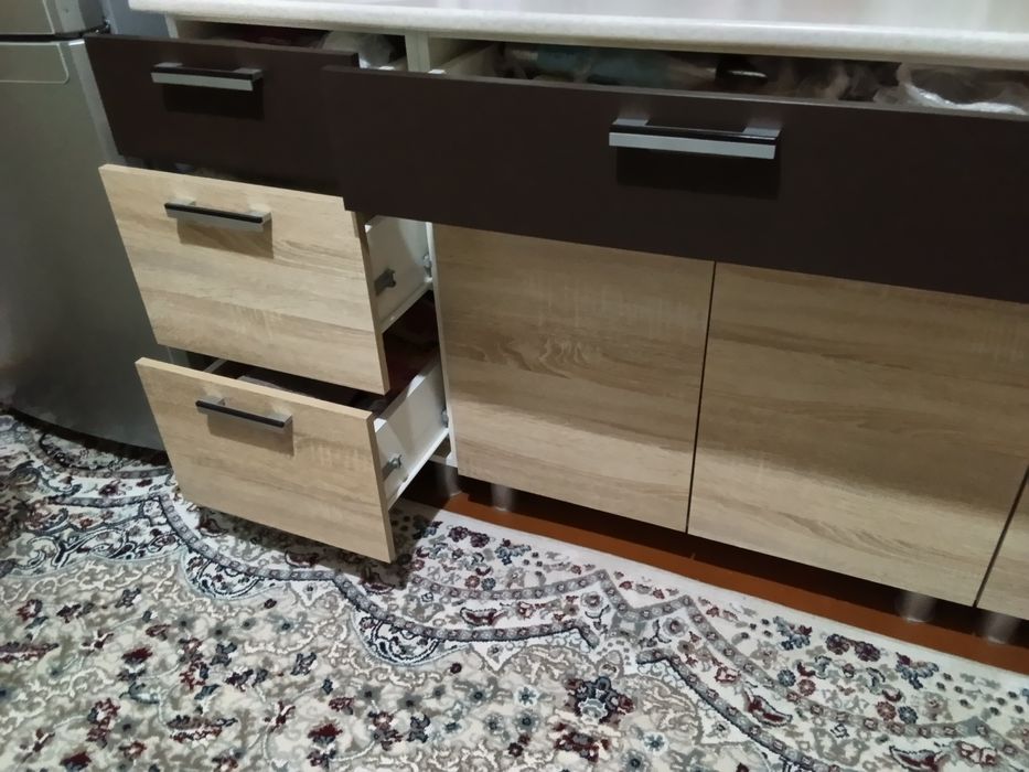 Продам  кухонный  гарнитур