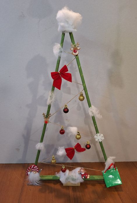 Нови ръчно изработени елхи и декорацийй