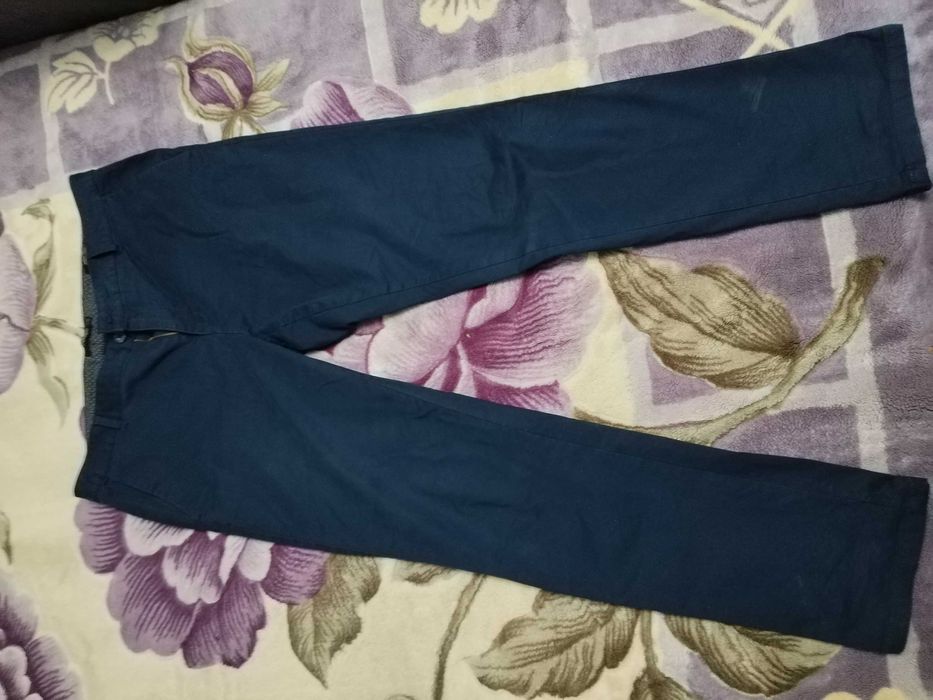 Продам 2 пару джинс фирменные