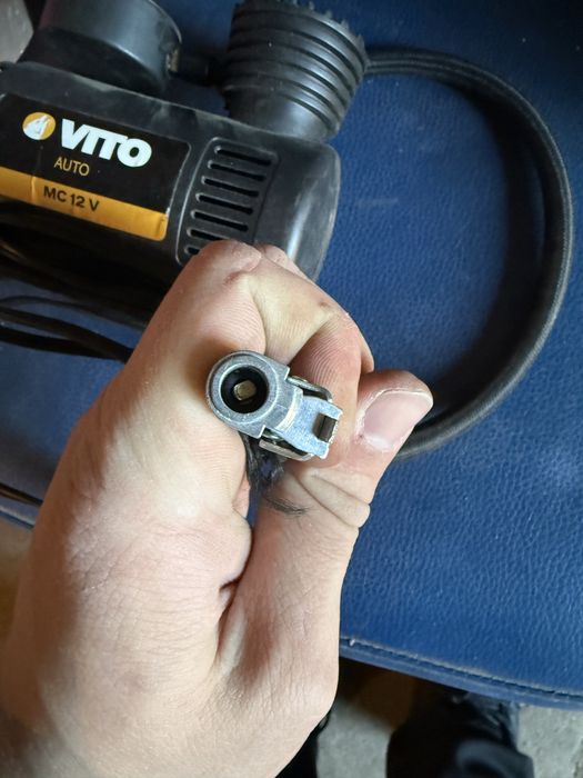 Компрессор для автомобиля для подкачки колес