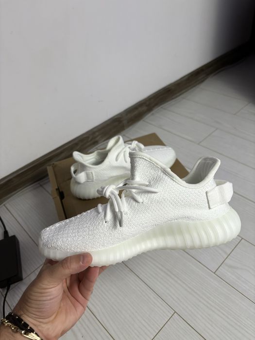 Vand Yeezy Boost Albi Marimea 39