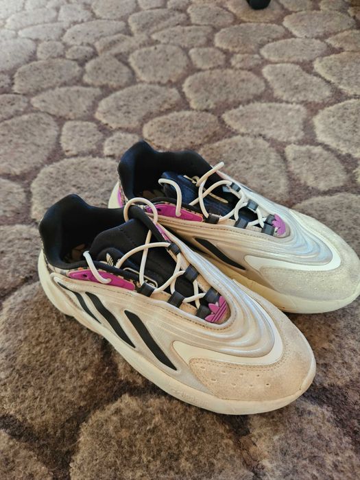 Дамски маратонки adidas ozelia 38, 5 номер