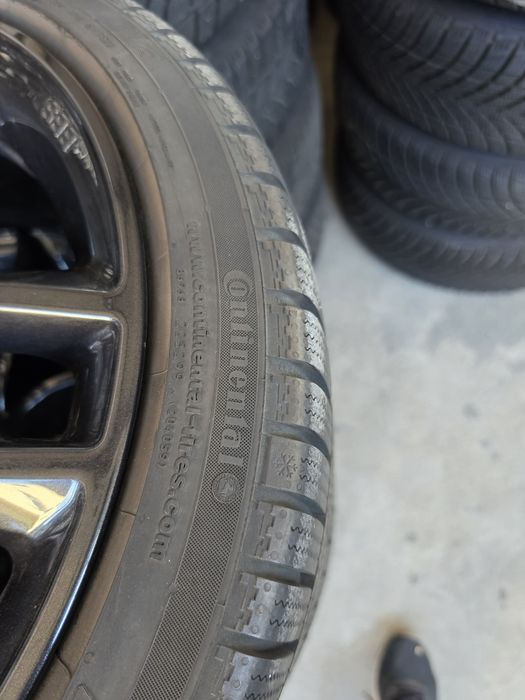 4 Броя 225/40/18 Continental 2x7,6mm 2x6,5mm