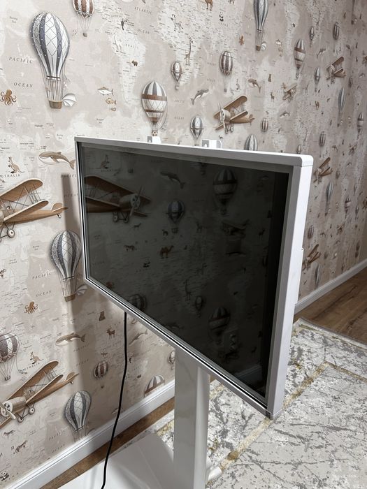 продам планшет на колесиках