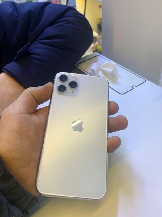 Продам айфон 11 про