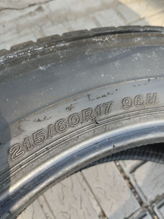 Продам шины летние . Размером 215-60-r 17.