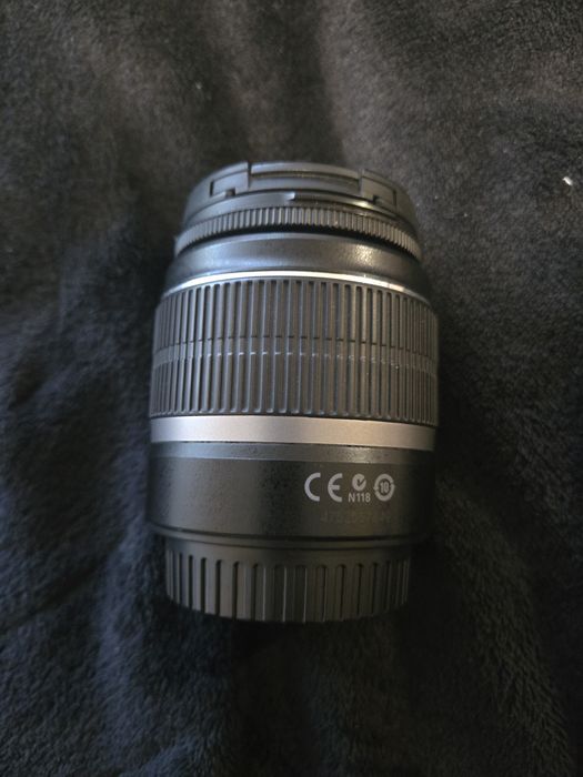 Обектив Canon EF-S 18-55mm IS - Отлично състояние