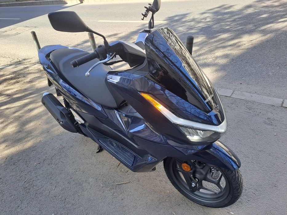 Scuter de închiriat HONDA PCX 125, YAMAHA NMAX 125