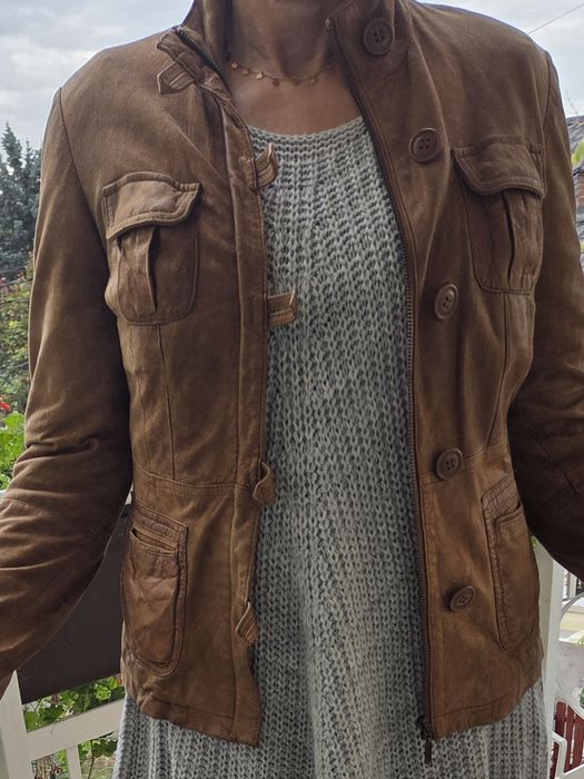 Geaca bej de piele intoarsa  mărimea S