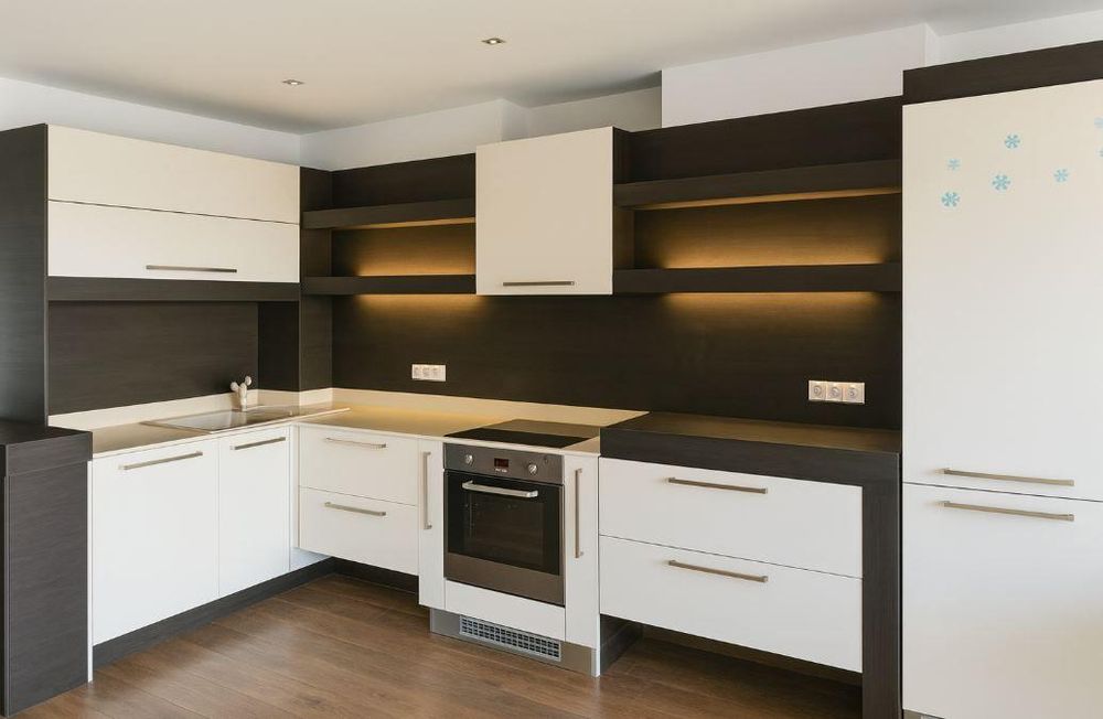 Дава се под наем Двустаен апартамент в Варна, Възраждане 1 - 60 кв.м за 498.27 € - Снимка #1