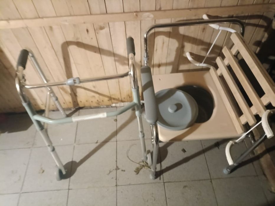 Ходунки,биотуалет,сиденье для ванны