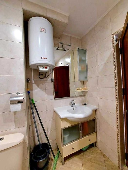 Дава се под наем Двустаен апартамент в Бургас, Център - 75 кв.м за 225 € - Снимка #8