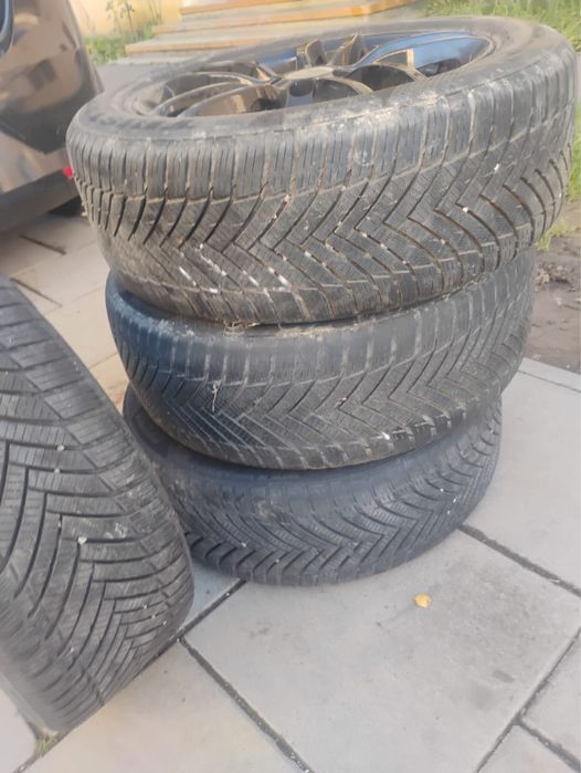 Vând set jante aliaj + anvelope 205/55 R16 – aspect sport
