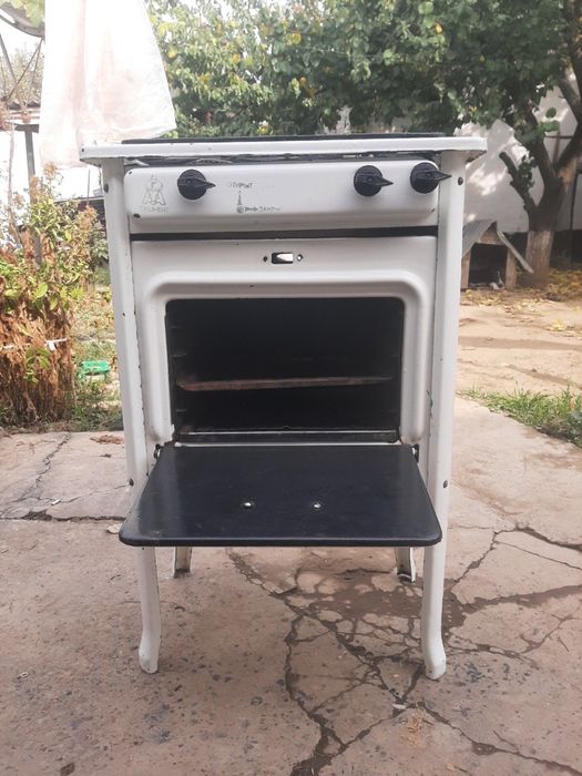 Газовая плита в хорошем состоянии