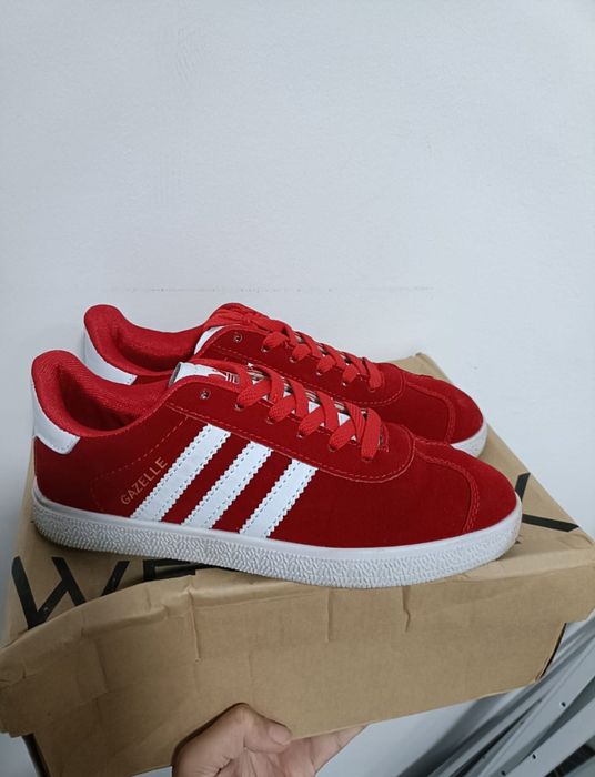 Продам кроссовки gazelle