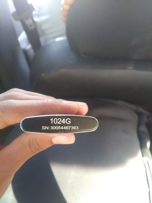 Fleshka 1 tr ssd sotiladi