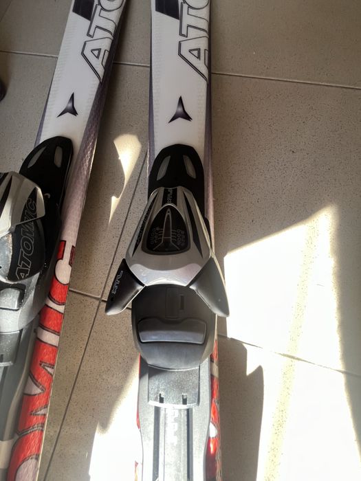 Schiuri Atomic pentru copii 150cm